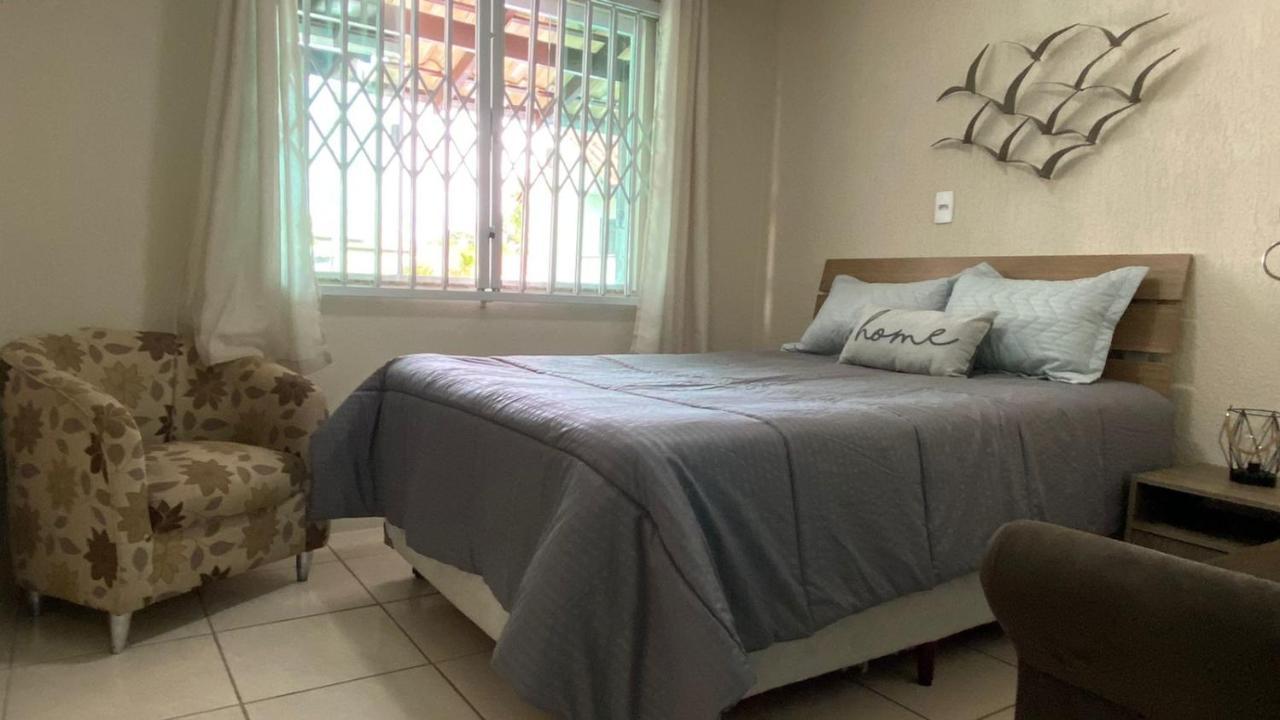 Casa De Praia Top! Beto Carrero, 500M Do Parque, Com Piscina E Sinuca, 1 Suite E 2 Quartos, 3Bwc, A 300M Da Praia, Churrasqueira E Estacionamento Privado Penha  Ngoại thất bức ảnh